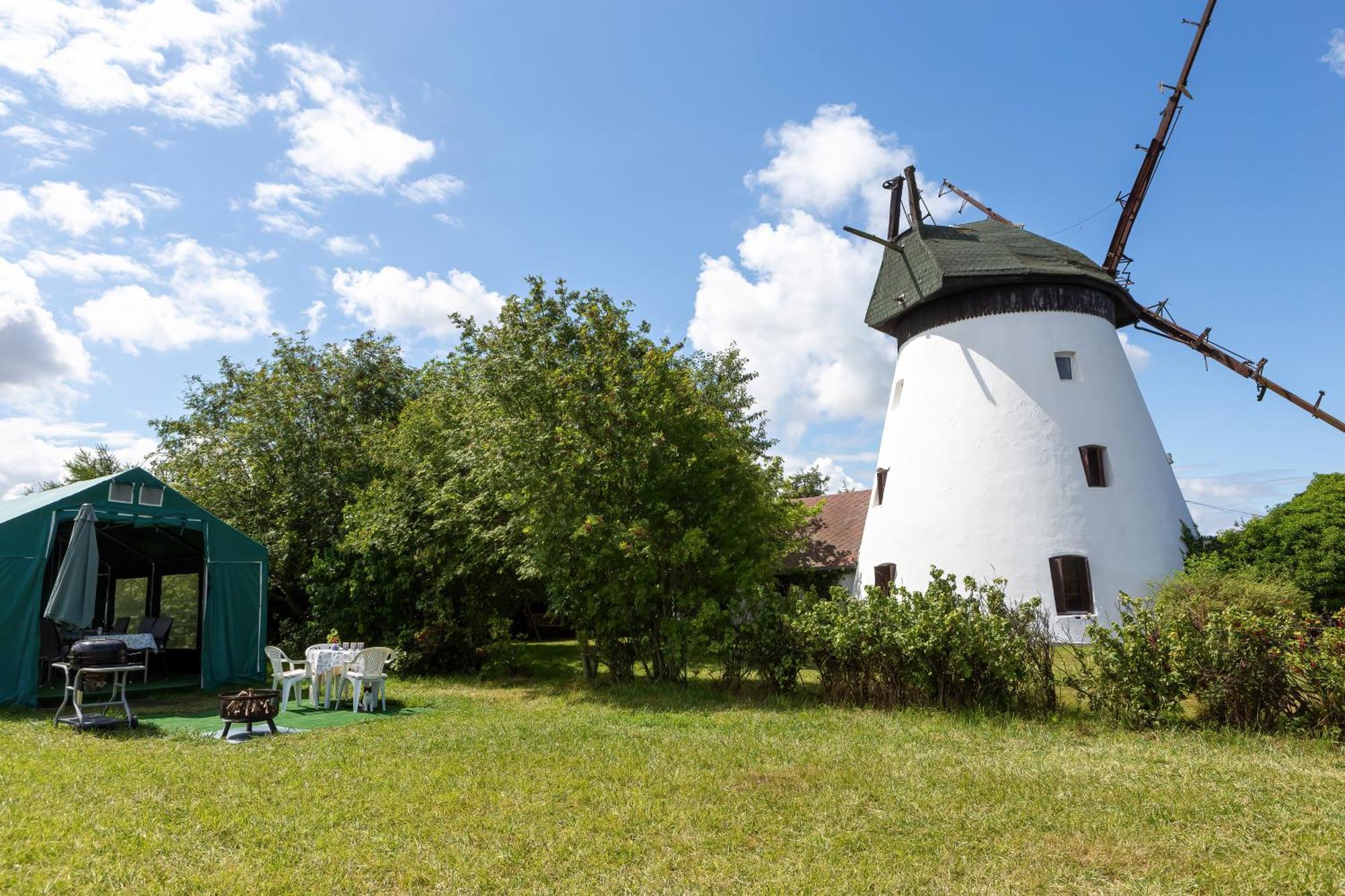 Windmill Vacation Home In Ledzin Near Baltic Sea Niechorze Kamer foto